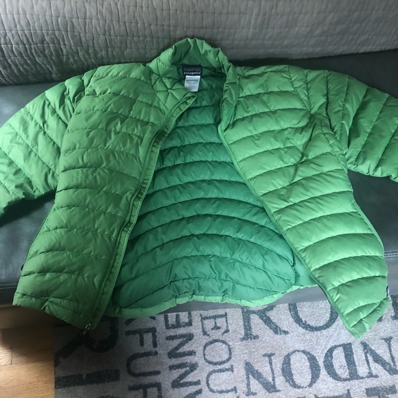 Green Patagonia puffer coat - Picture 2 of 2
